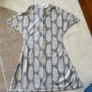Sleeping Baby Zipadee- Zip Gray Feather Pattern Sleep Sack Size Small